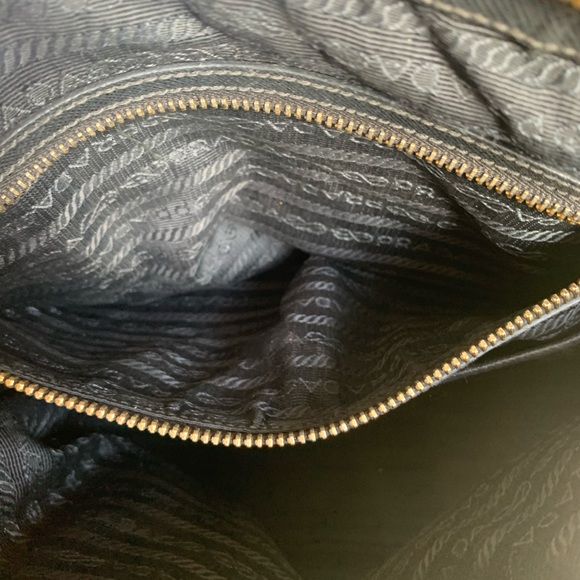 Prada purse - Picture 7 of 8